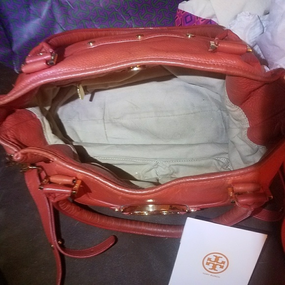 Tory Burch Amanda Hobo - Picture 3 of 3